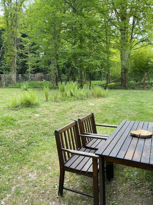 Gite Les Reculons Au Pied Du Lac Les Midoux Exterior photo